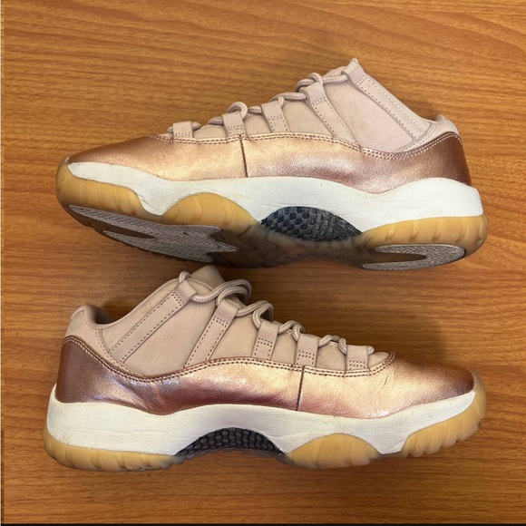 Jordan 11 Retro Low Rose Gold - Picture 3 of 9
